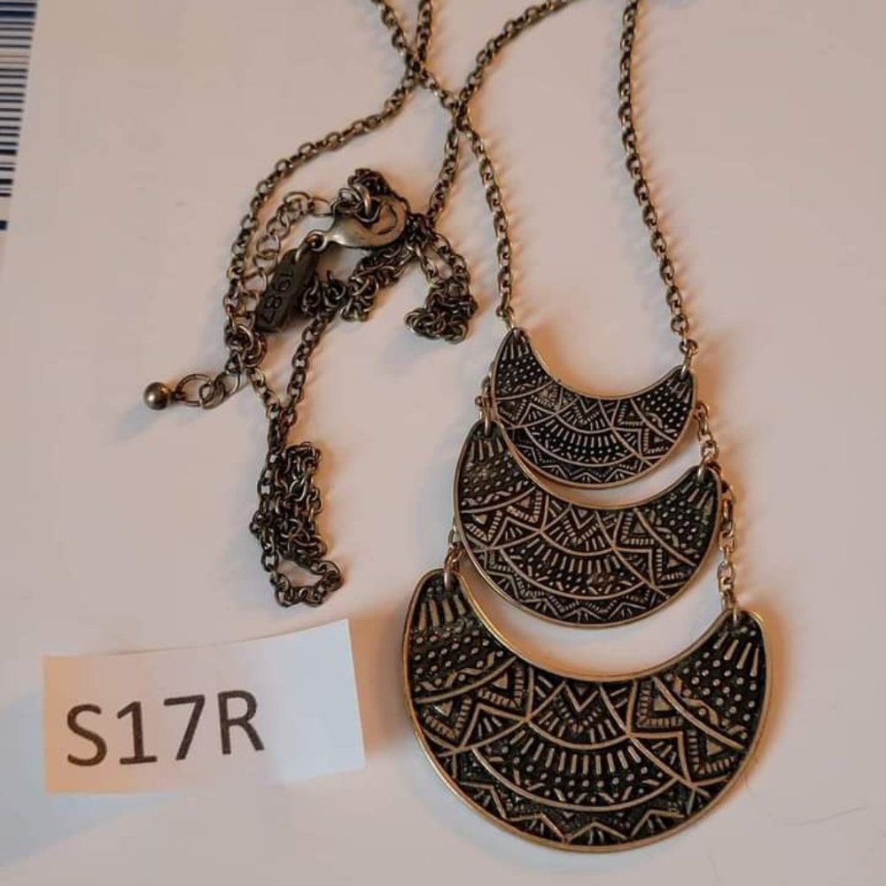 vINTAGE AERO 1987 NECKLACE